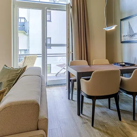 Modernes Ferienapartment Ostseemoewe Mit Westbalkon Wustrow (Fischland)